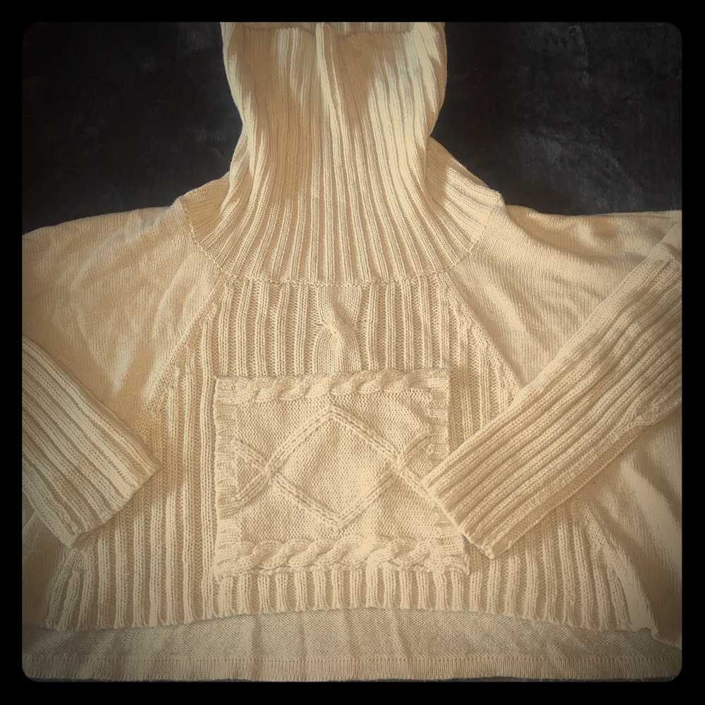 Women’s Cream Pullover Turtleneck Sweater